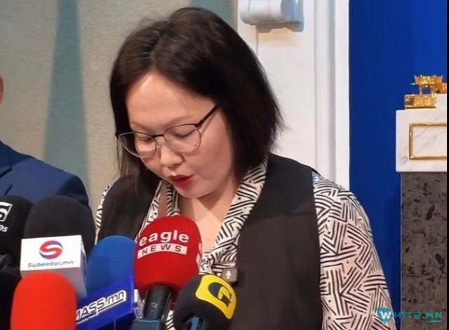АН-ЫН ДЭД ДАРГА Б.ЖАРГАЛАН: ШАТАХУУНЫ ХОМСДОЛ БОЛ ЭРХ БАРИГЧИД ОН УДААН ЖИЛ АСУУДЛАА ШИЙДЭЭГҮЙ ЯВЖ ИРСНИЙ ГОР