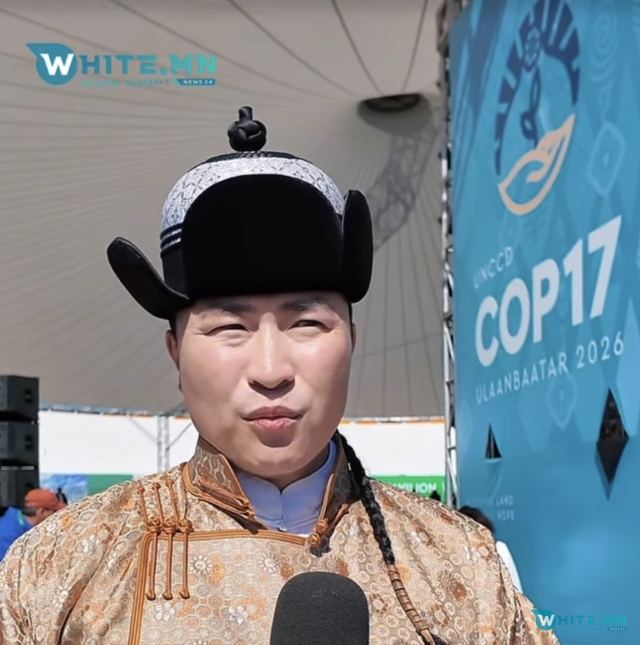 #COP17: ҮУИТ-ЫН ГОЦЛОЛ ДУУЧИН Б.БЯМБАДОРЖ: Амны билгээс ашдын билэг гэж, Монгол орон маань цөлжилтгүй ногоон бүс болох байх аа гэж монгол хүнийхээ хувьд бодож байна