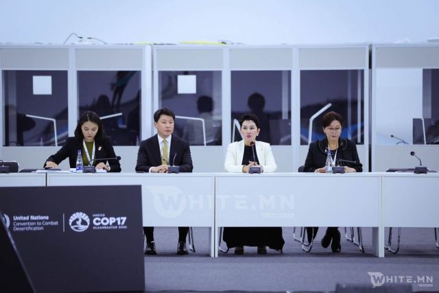 COP17: Б.Батцэцэг сайд сайн дурын ажилчдад талархал илэрхийллээ