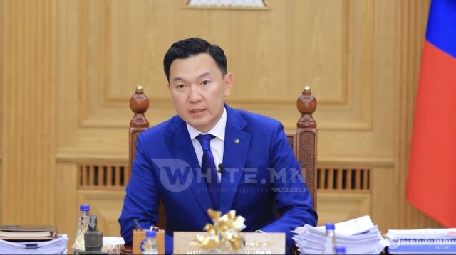 Н.УЧРАЛ: Юундаа ард түмнээсээ таван цаас харамлаад байгаа юм. Ахмадуудынхаа тэтгэвэр, цалин хөлс нэмье гэхээр юу нь болохгүй байгаа юм
